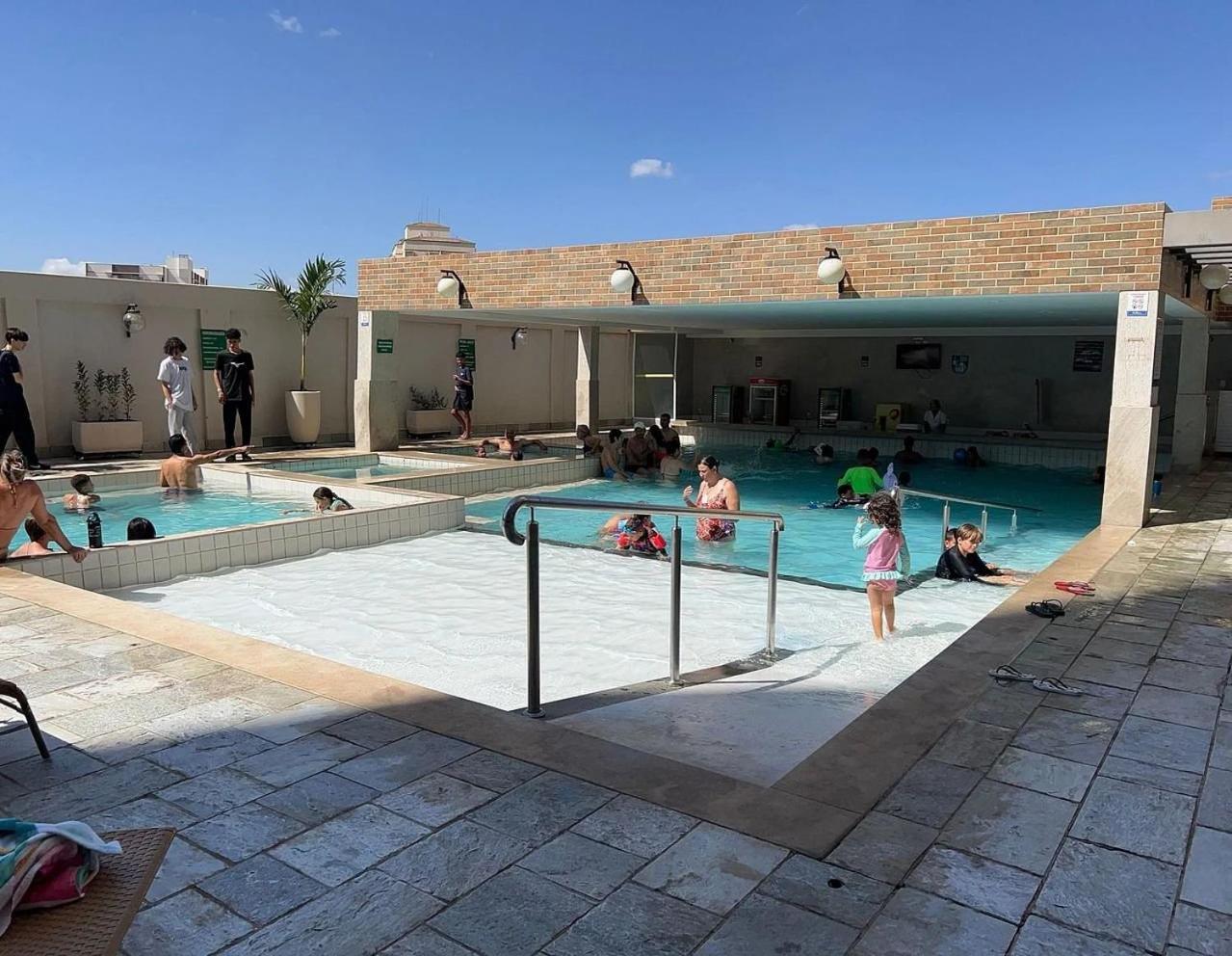 Piazza Diroma Com Acesso Ao Acqua Park Em קאלדס נובאס מראה חיצוני תמונה